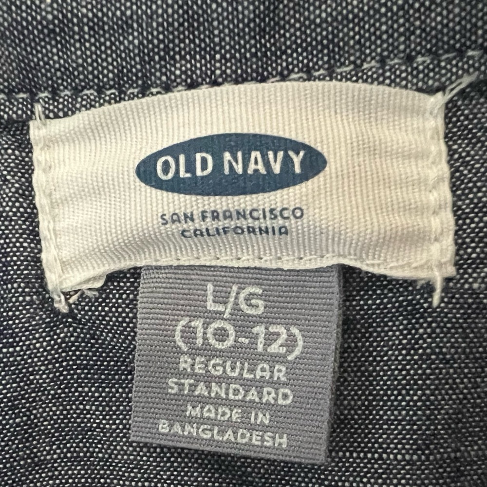 Old navy button down - Picture 3 of 4